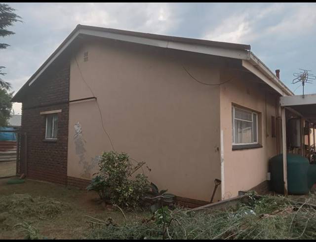 3 BEDROOM HOUSE FOR SALE IN OLIFANTSFONTEIN